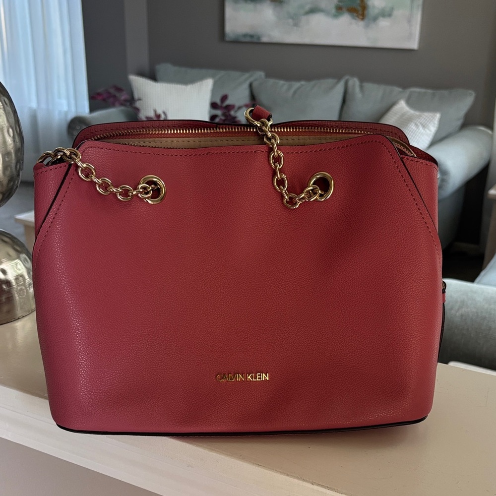Calvin Klein Red Shoulder Bag with Gold Chain